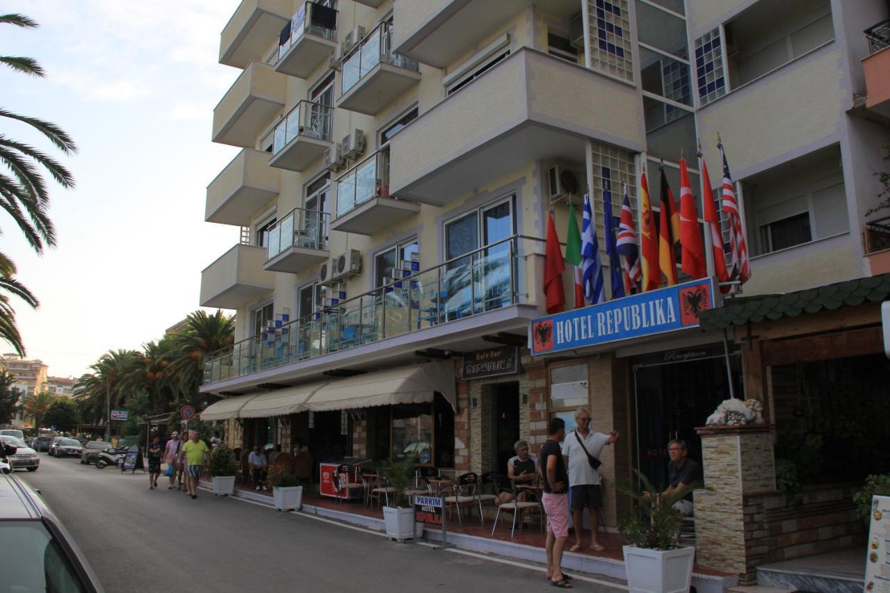 Republika Hotel Sarandë Exterior foto